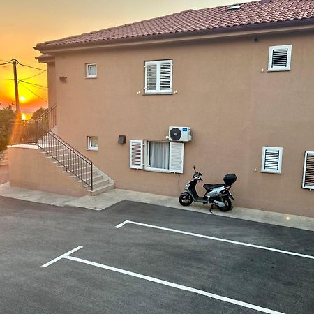 סנג' Apartments Gabriel מראה חיצוני תמונה